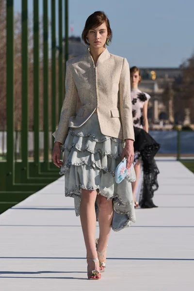 Look 29